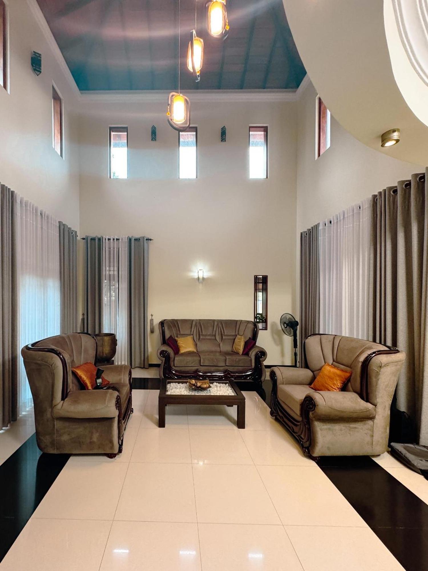 Bigcity Villa - Airport Transit Hotel Katunayaka Extérieur photo
